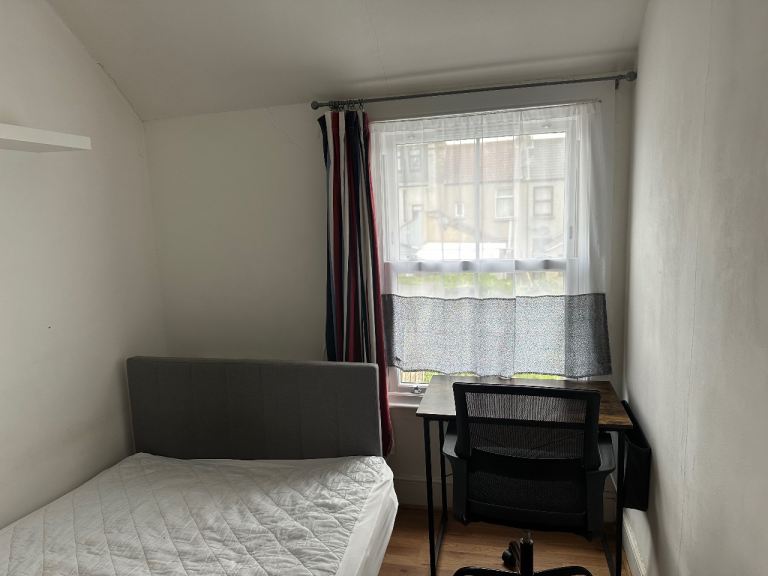 1,5 room close to Becton 