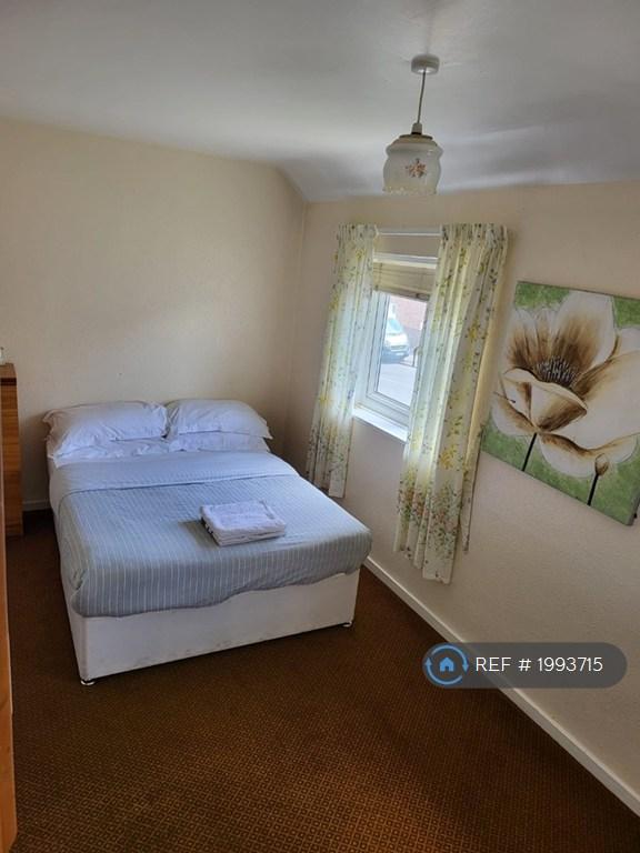 2 bedroom house in Town Street, Leeds, LS10 (2 bed) (#1993715)