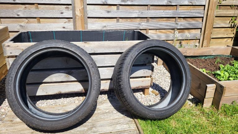2 x ‘Michelin Pilot Sport 3’ car tyres