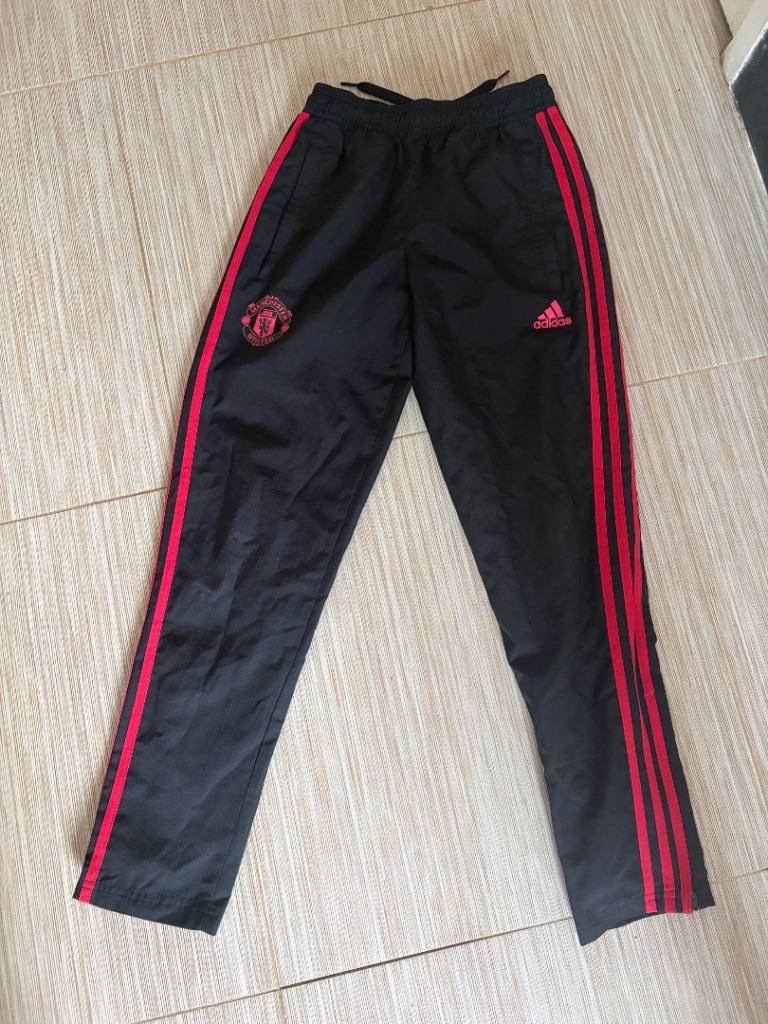 Manchester United jogging bottoms 