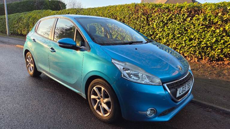 Peugeot, 208, Hatchback Manual, 1199 (cc), 5 doors