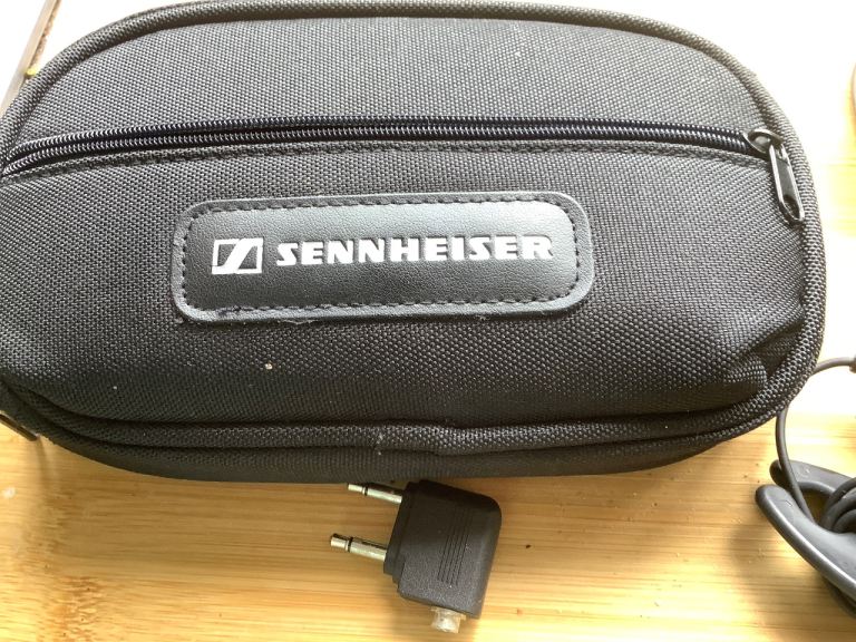Sennheiser noise reducing headphones with Carry Case and Adapter – Good Condition