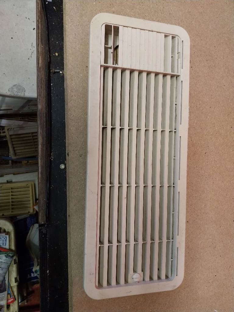 Caravan fridge vent round corner type 