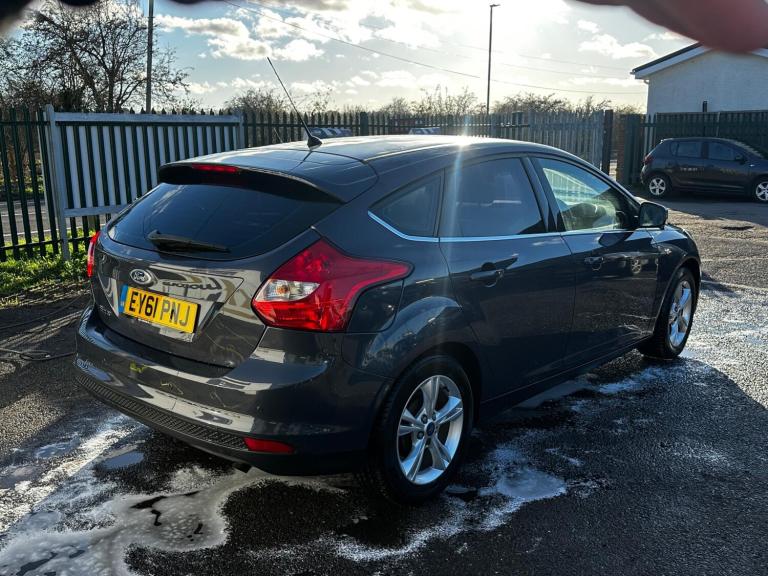2011 Ford Focus 1.6 125 Zetec 5dr HATCHBACK PETROL Manual
