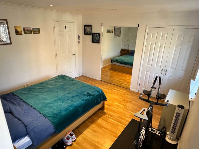 Large double bedroom with walk-in wardrobe