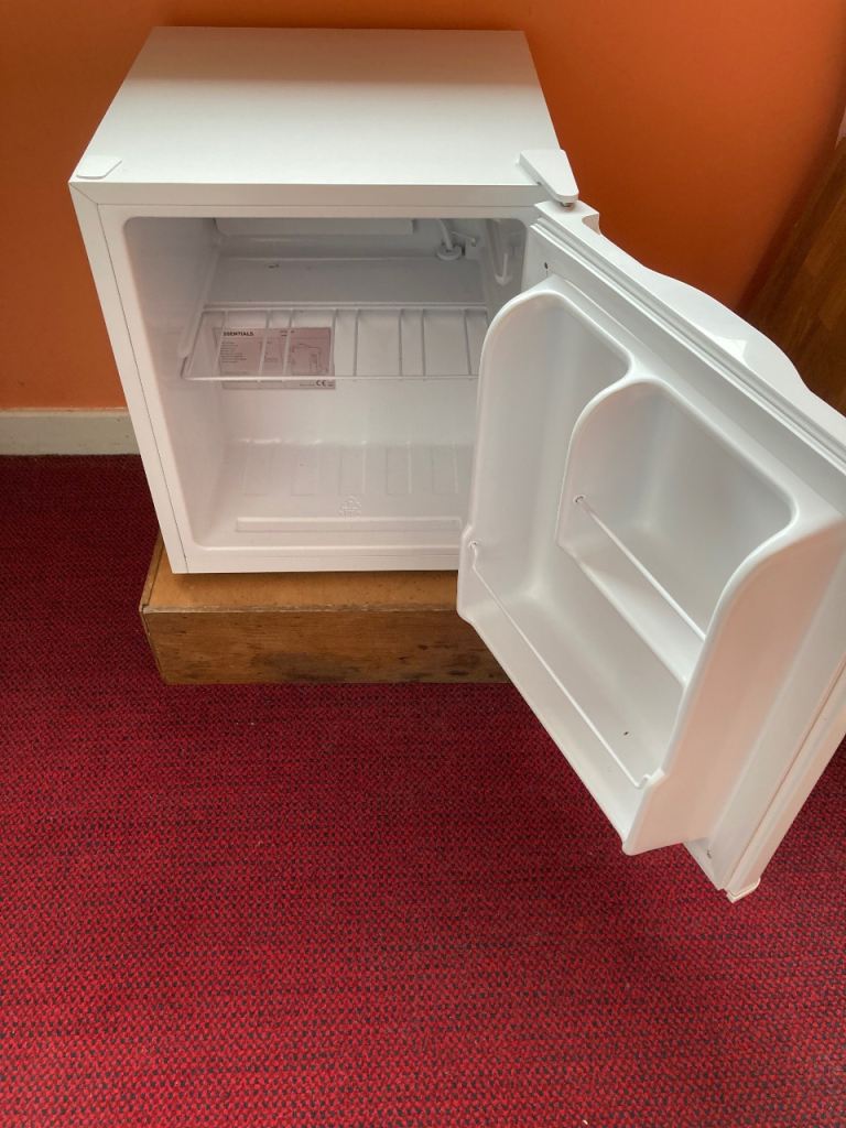 Essentials CTT50W20 Larder Fridge – White, Good Condition