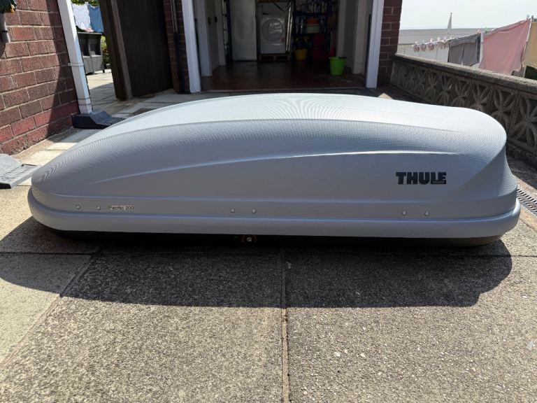 THULE PACIFIC 200 ROOF BOX