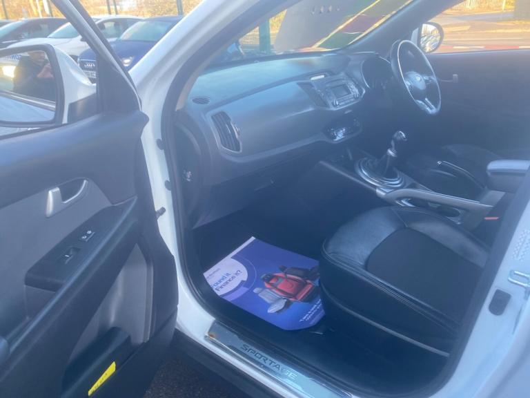 2015 Kia Sportage 1.7 CRDi EcoDynamics 2 2WD Euro 5 (s/s) 5dr ESTATE Diesel Manual