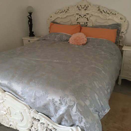 King size Bedding sheets,pillow cases duvet cover,rugs e.t.c as new peach/apricot/silver grey