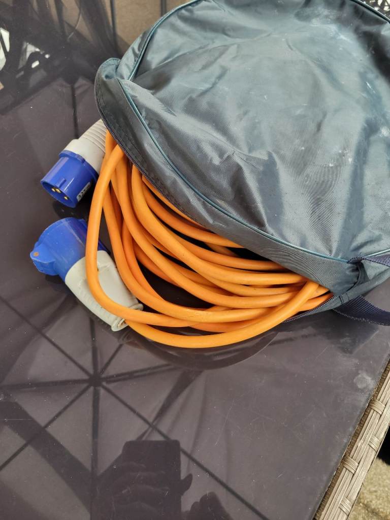 Hook up cable 