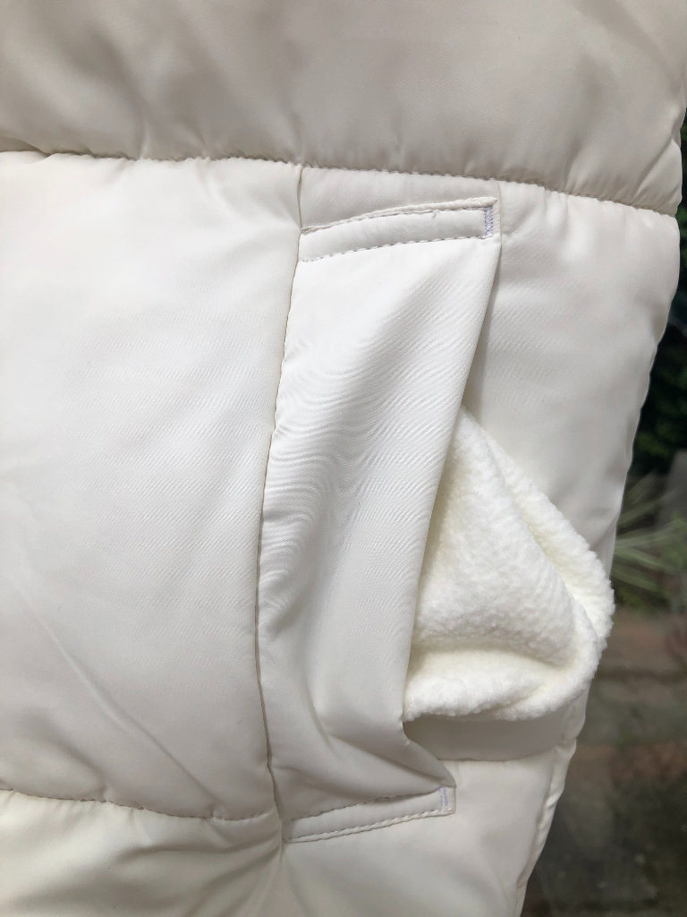 Monki ivory puffer vest/jacket XXS UK4 - or UK6 for a more fitted look VGC ONO