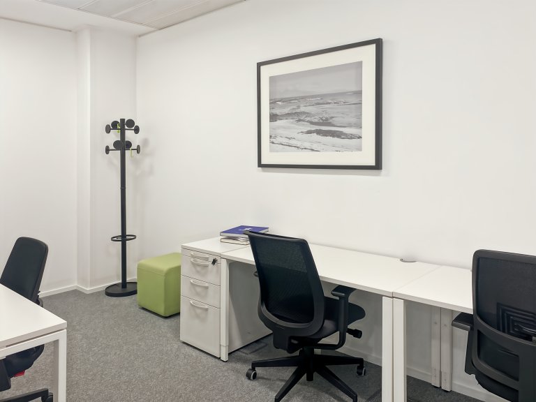 Aberdeen - AB10 1BL \ Private Office Available Immediately for 4 Workstations
