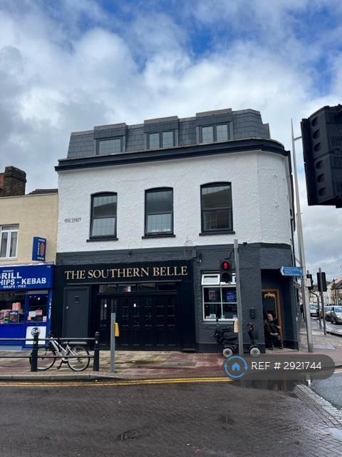 2 bedroom flat in The Southern Belle, Gillingham, ME7 (2 bed) (#2921744)