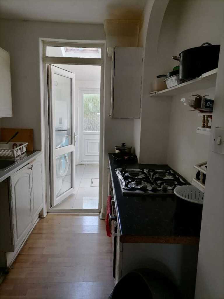 Loving double room to rent for a professional including bills in a shared house