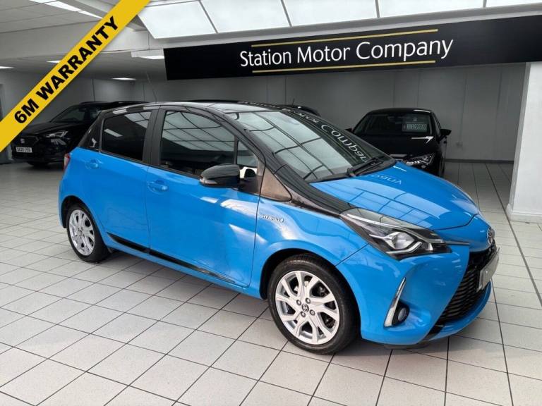 2018 Toyota Yaris 1.5 VVT-h Cyan Bi-Tone Hatchback 5dr Petrol Hybrid E-CVT Euro 6 (s/s) (100  Hat...