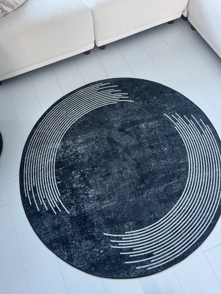 Black/charcoal circle rug 140cm diameter
