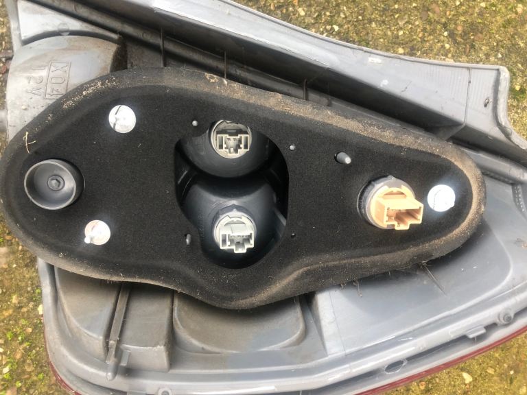 HONDA JAZZ 2005 REAR PASSENGER HEADLIGHT