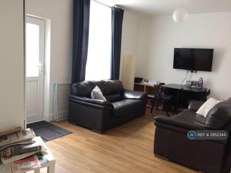 1 bedroom house in Ventnor Street, Salford, M6 (1 bed) (#2952344)