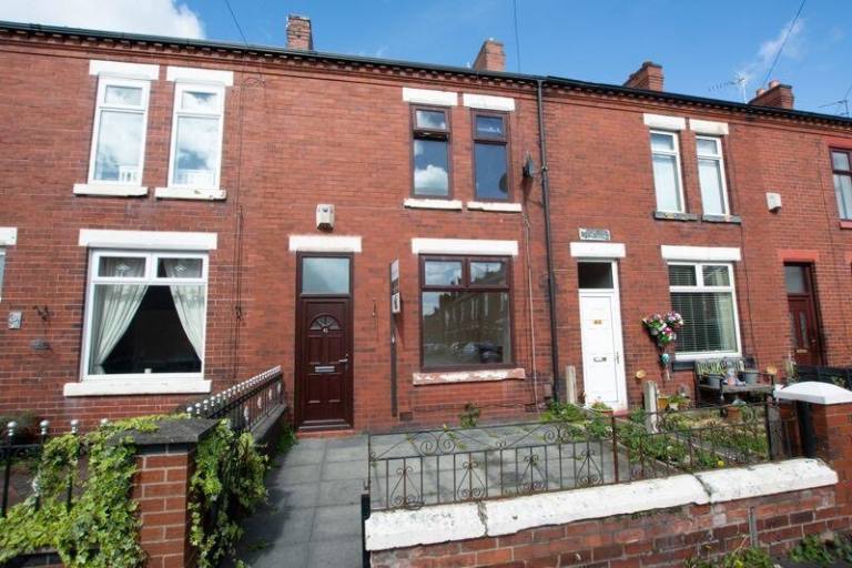 Two Bed Mid Terrace in Leigh 