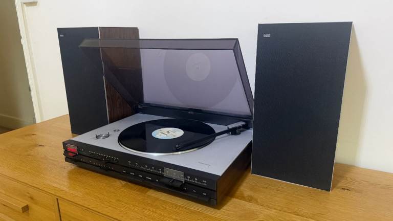 Bang and Olufsen B & O Beocenter 1800 with Beovox 2702 Speakers  BEST ONE SURVIVING MINT CONDITION