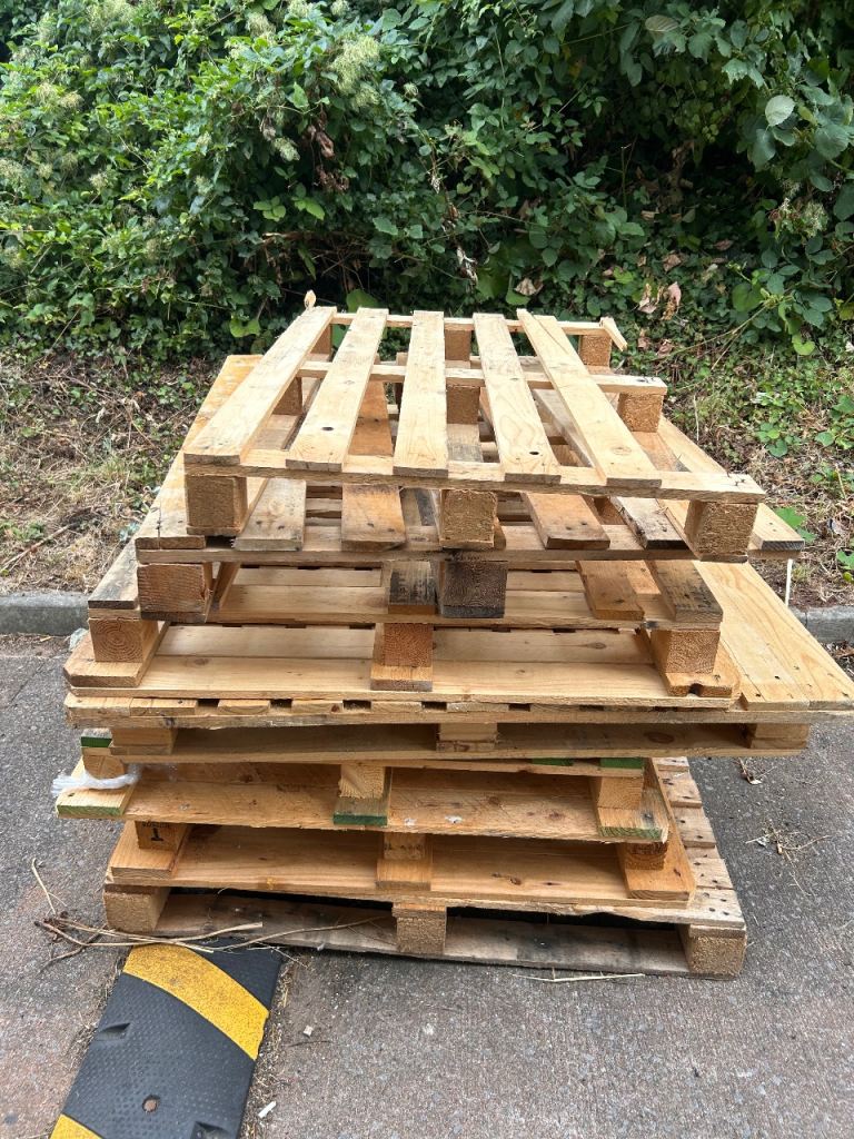 Free Wooden Pallets 