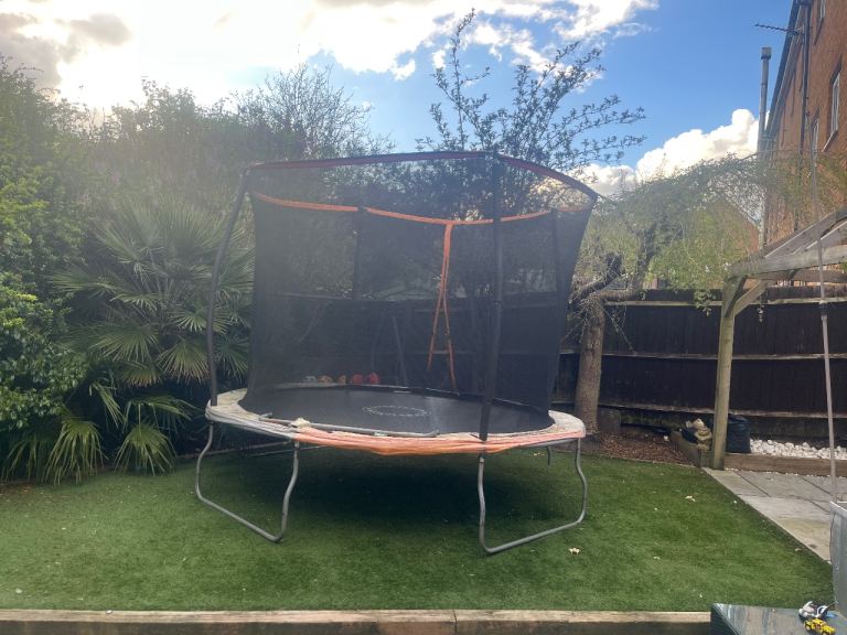 Trampoline 