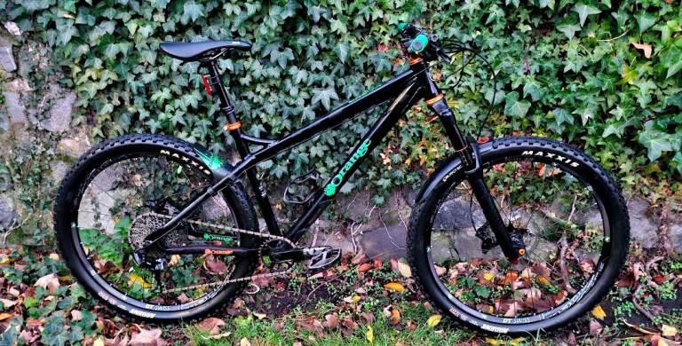 image for ADULT ORANGE CRUSH 27.5ER LOTS OF UPGRADES IMMACULATE CONDITION, SIZE LARGE £600