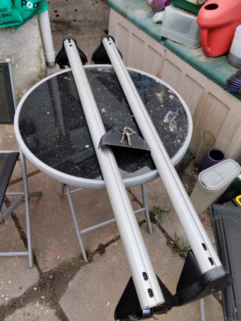 Vauxhall roof bars WAS £20 NOW £10 for quick sale