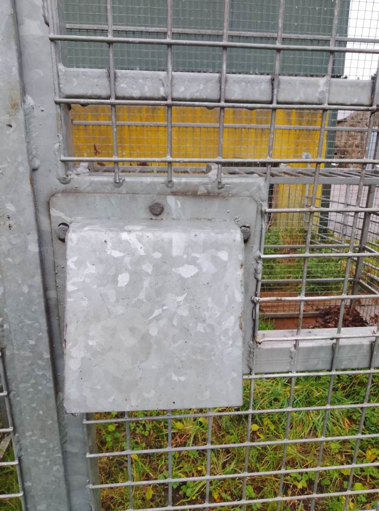 Large heavy duty cage