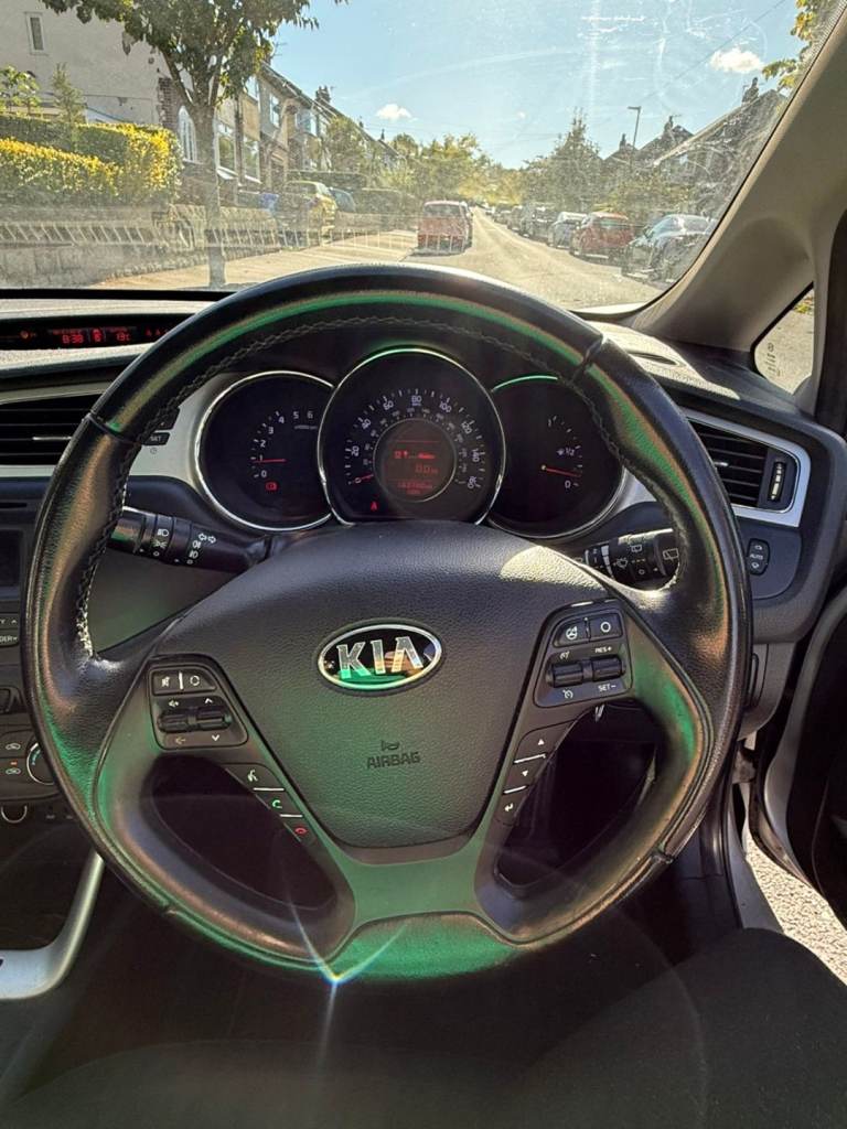 Kia, CEED, Hatchback, 2012, Manual, 1582 (cc), 5 doors