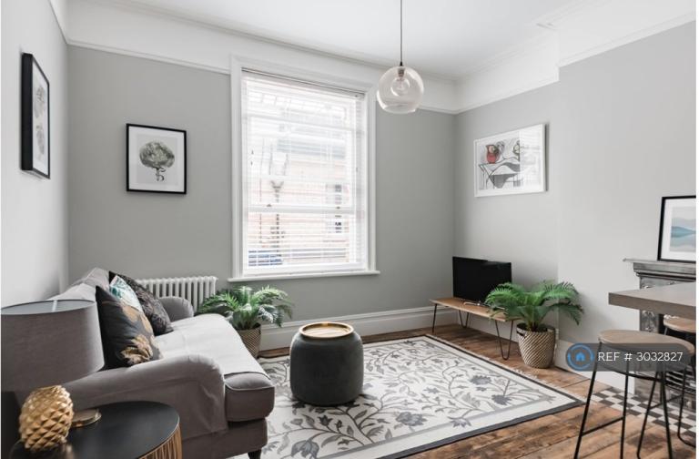 1 bedroom flat in Westbourne Arcade, Westbourne, Bournemouth, BH4 (1 bed) (#3032827)