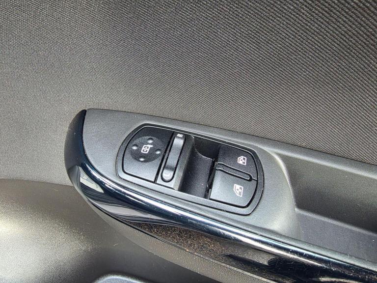 2015 Vauxhall Corsa 1.4i ecoFLEX SRi Euro 6 5dr HATCHBACK Petrol Manual