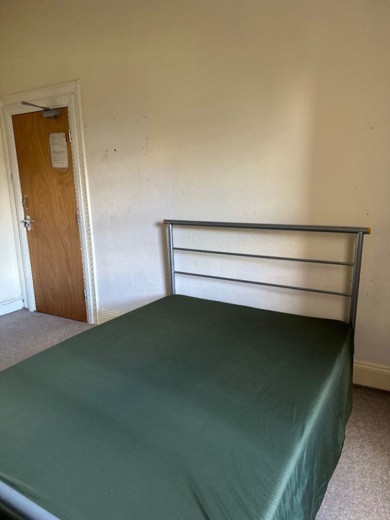 Double room in Shepherd’s Bush road