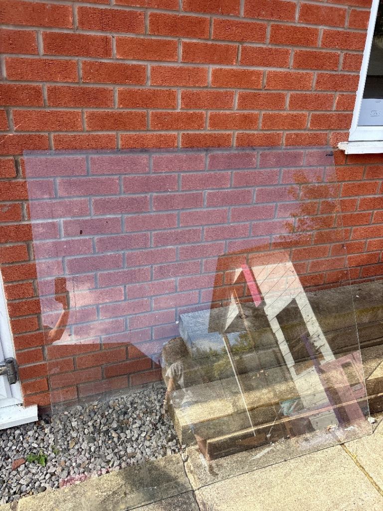 Clear Glass Pane – Good Condition