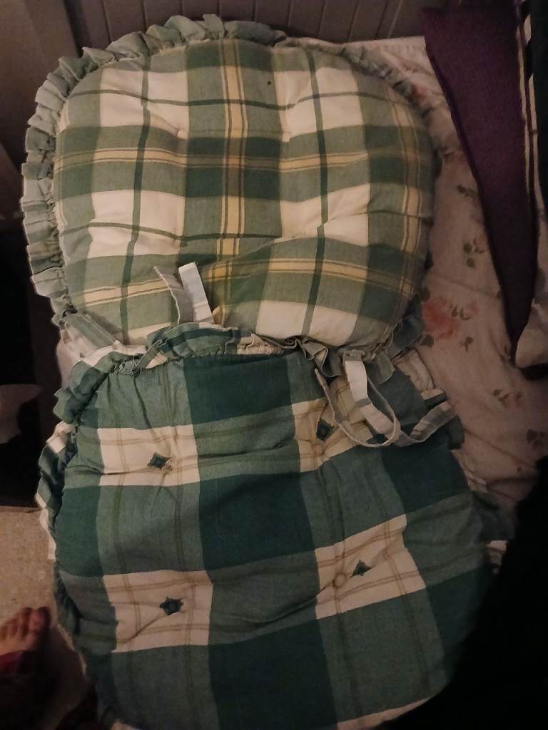 2 sets of cushions 
