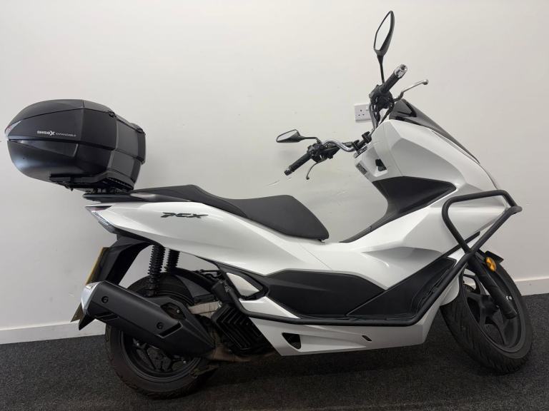 HONDA PCX 125 ** LEARNER FRIENDLY - MOT UNTIL DECEMBER 2027 - WARRANTY **