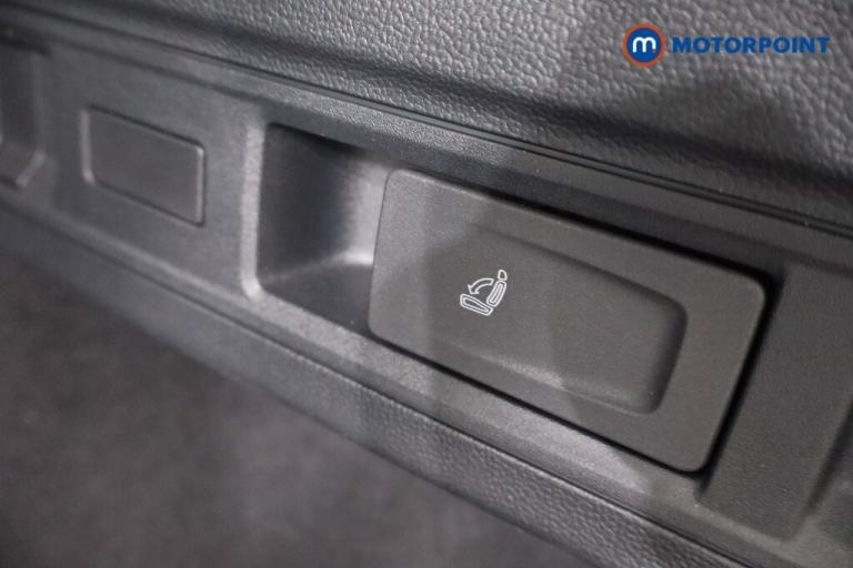 2025 Volkswagen Passat 1.5 TSI eHybrid Life 5dr DSG Estate Hybrid Automatic