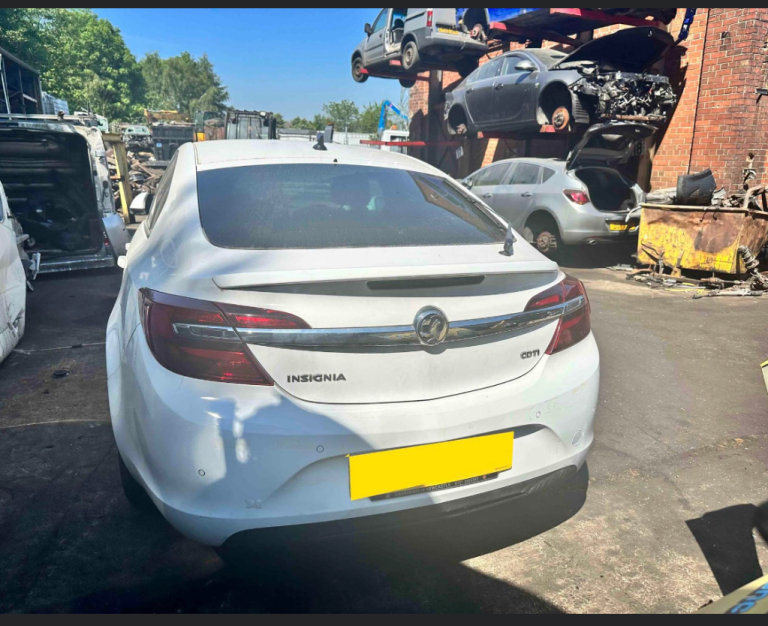 Vauxhall Insignia Front Bumper.  White.  Breaking spares. 