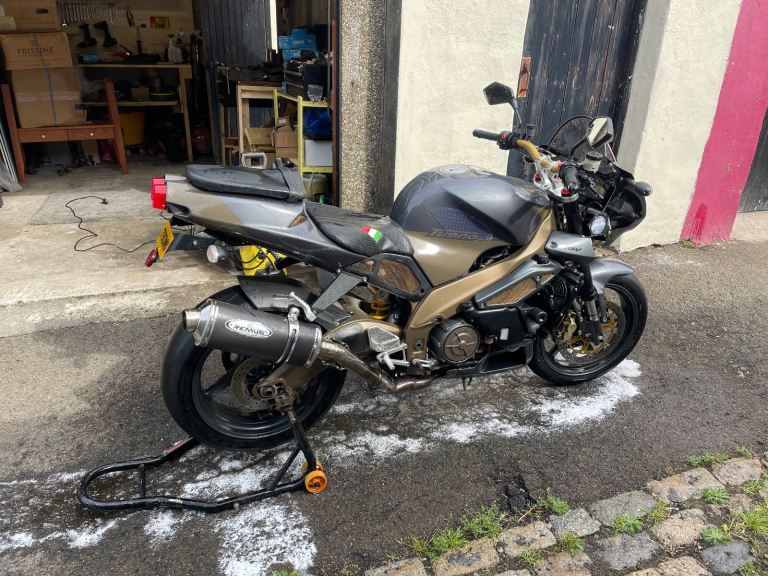 Aprilia rsv Millie Tuono