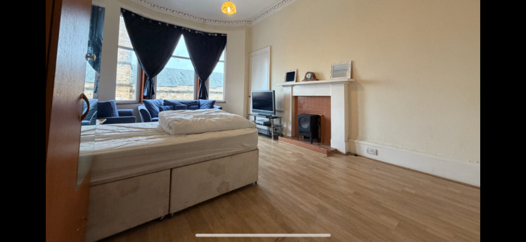 Huge beautiful furnished rooms in Pollokshields 