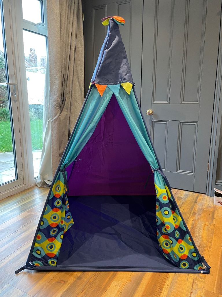Children’s play tent