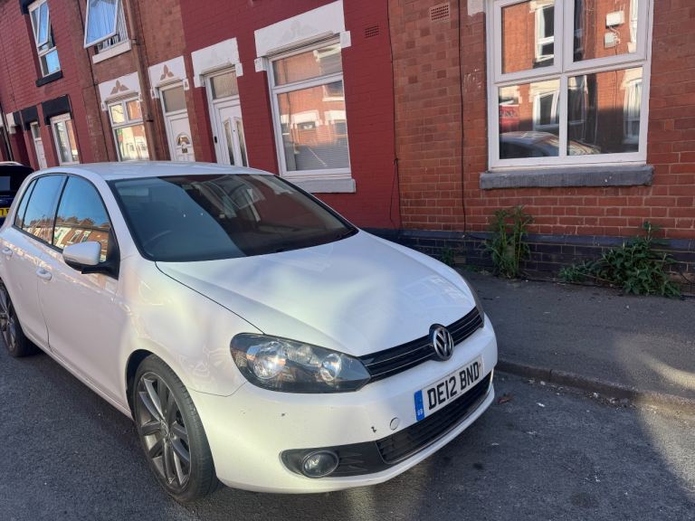 VW WHITE GOLF 2.0 TDI 