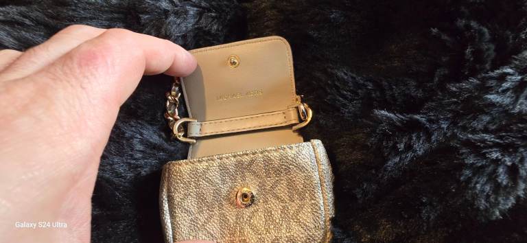 michael kors ipod case
