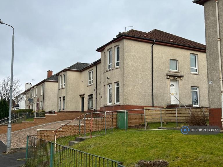 3 bedroom flat in Kirkton Avenue, Glasgow, G13 (3 bed) (#3033973)
