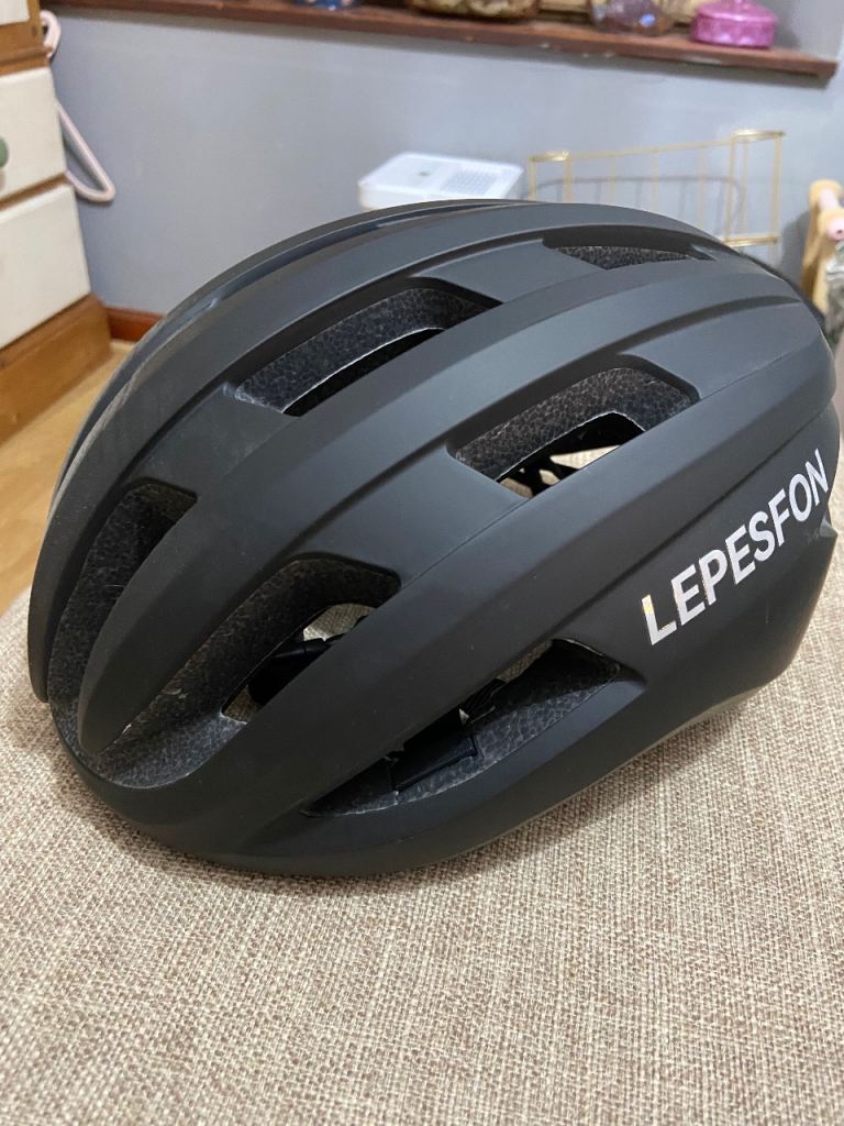 LEPESFON Ladies/Gents Adjustable Lightweight Breathable MTB Road Helmet with rear Light.