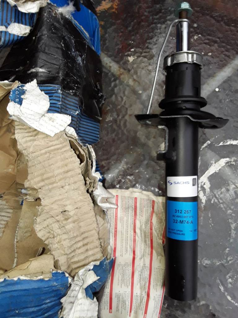 Aldi A3, VW Jetta, New Beatle, Octovia Sachs Pt no 312 267 2 x pair front shock absorber 