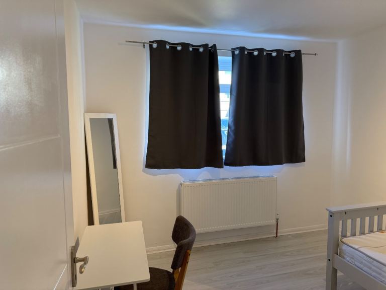 Double bed room for rent 