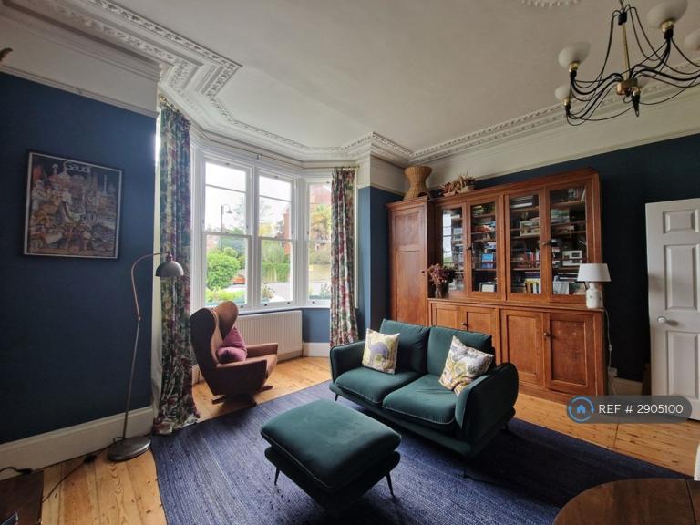 1 bedroom flat in Vermont Road, London, SE19 (1 bed) (#2905100)