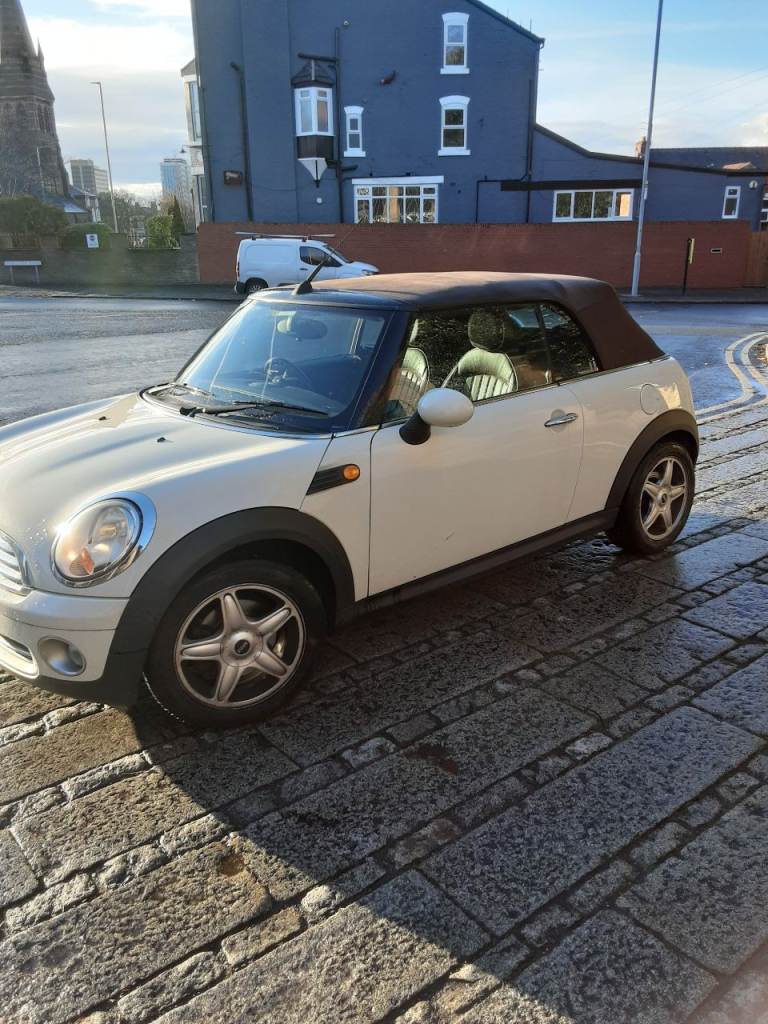2010  Mini, CONVERTIBLE, cooper s   Manual, 1598 (cc), 2 doors