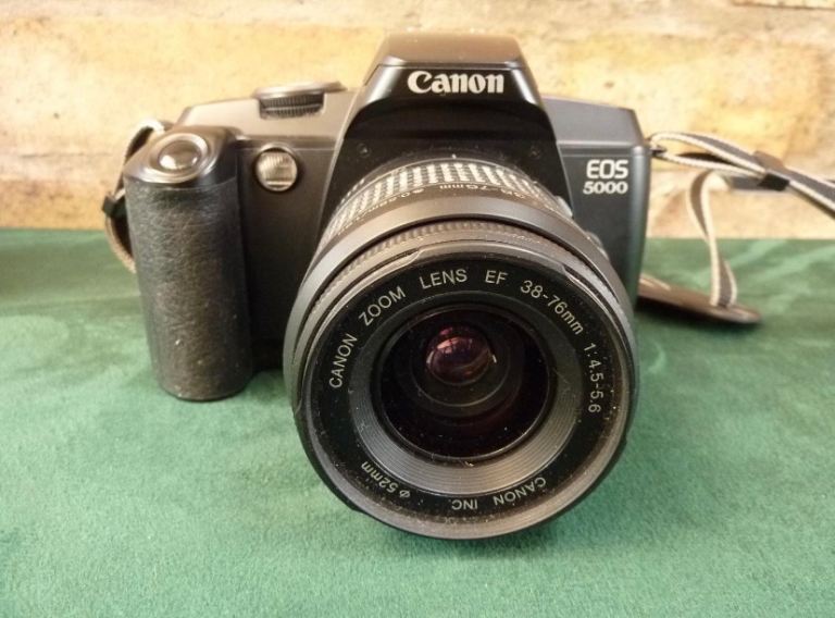 EOS 5000 35mm SLR camera Canon  38-76mm lens